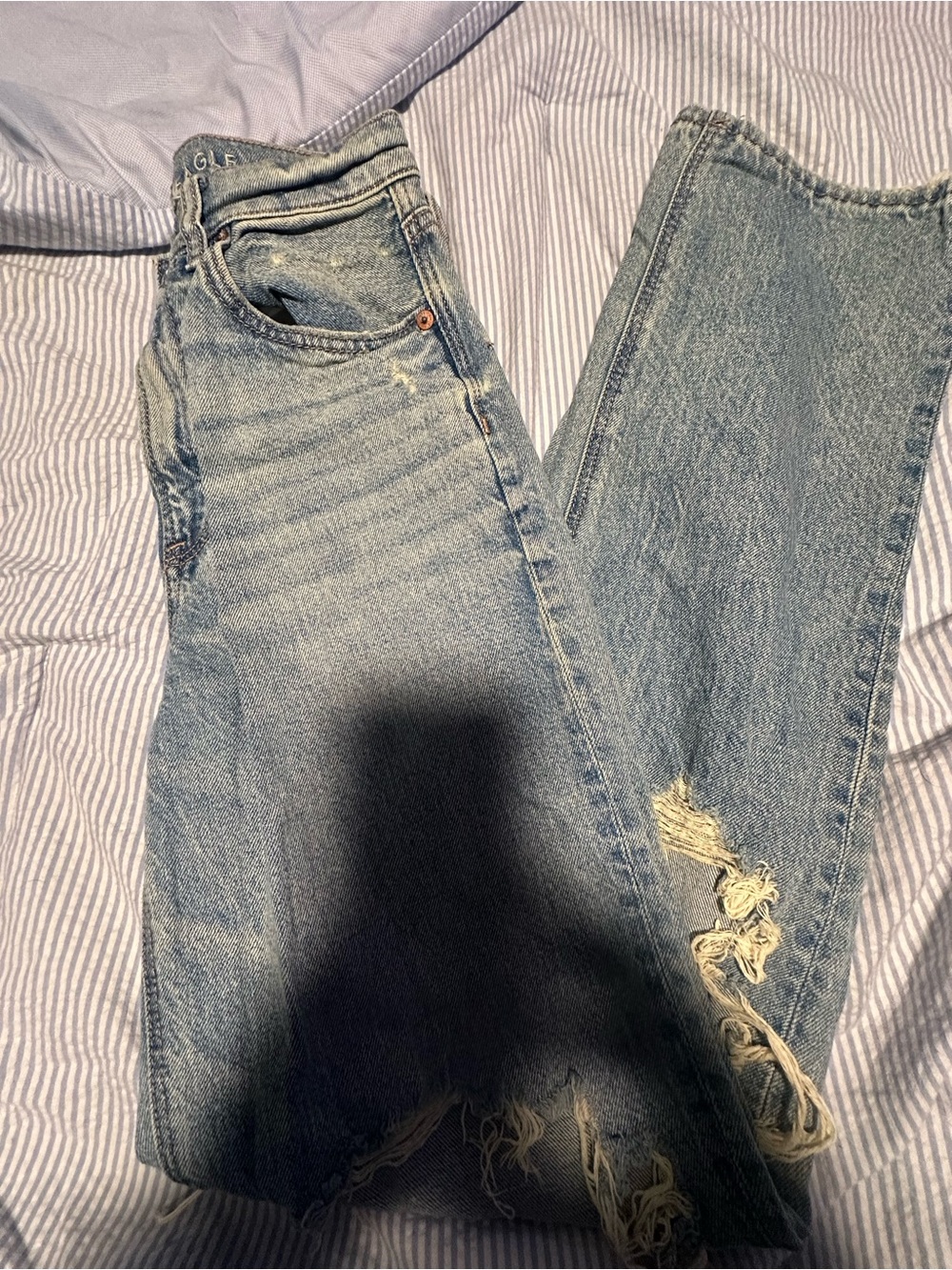 American Eagle Vintage Light Blue Distressed Women’s Jeans
